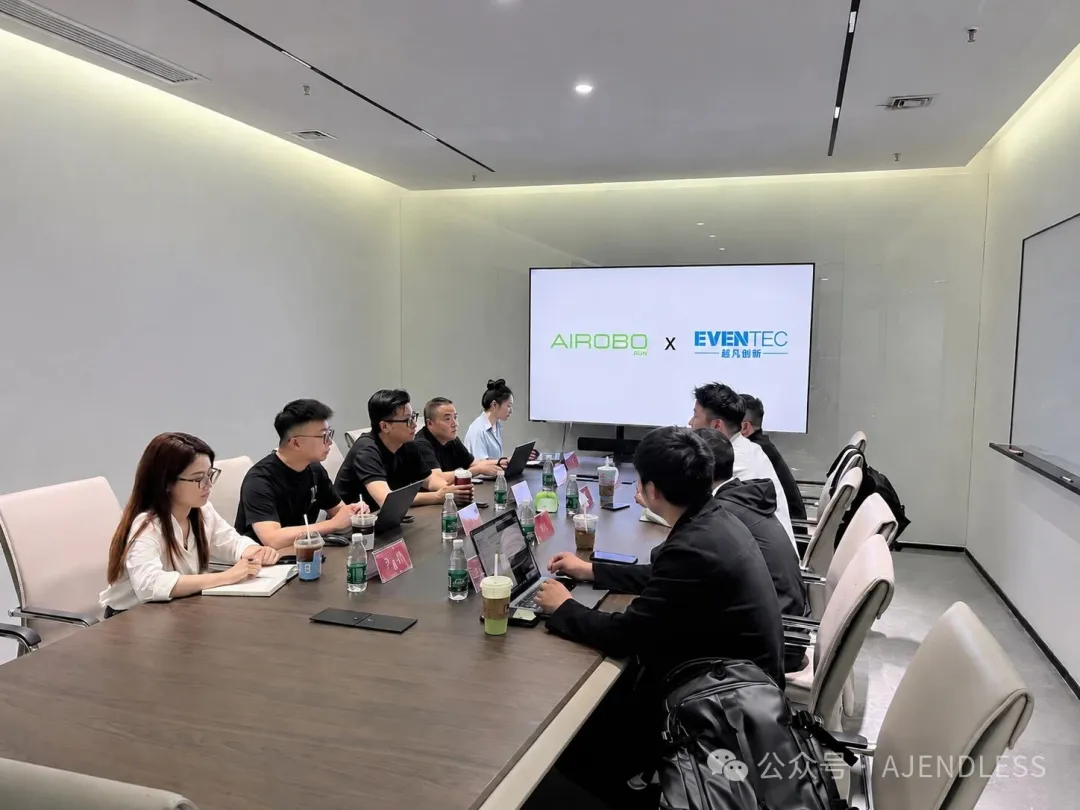 AIROBO考察中国头部无人配送机器人企业越凡创新并举行合作会议